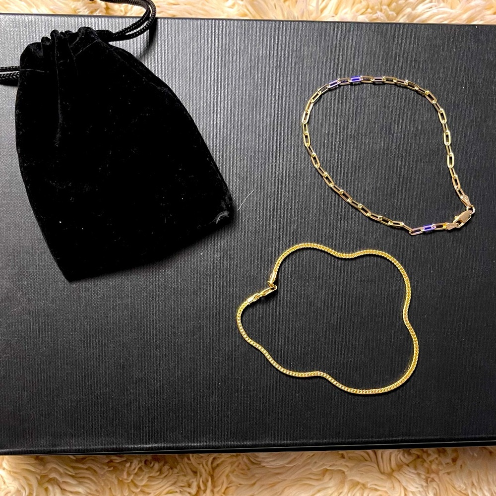 *New* Saks off Fifth anklets (set of 2)